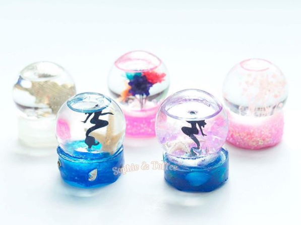October Elves Box - How to DIY a Water Globe
