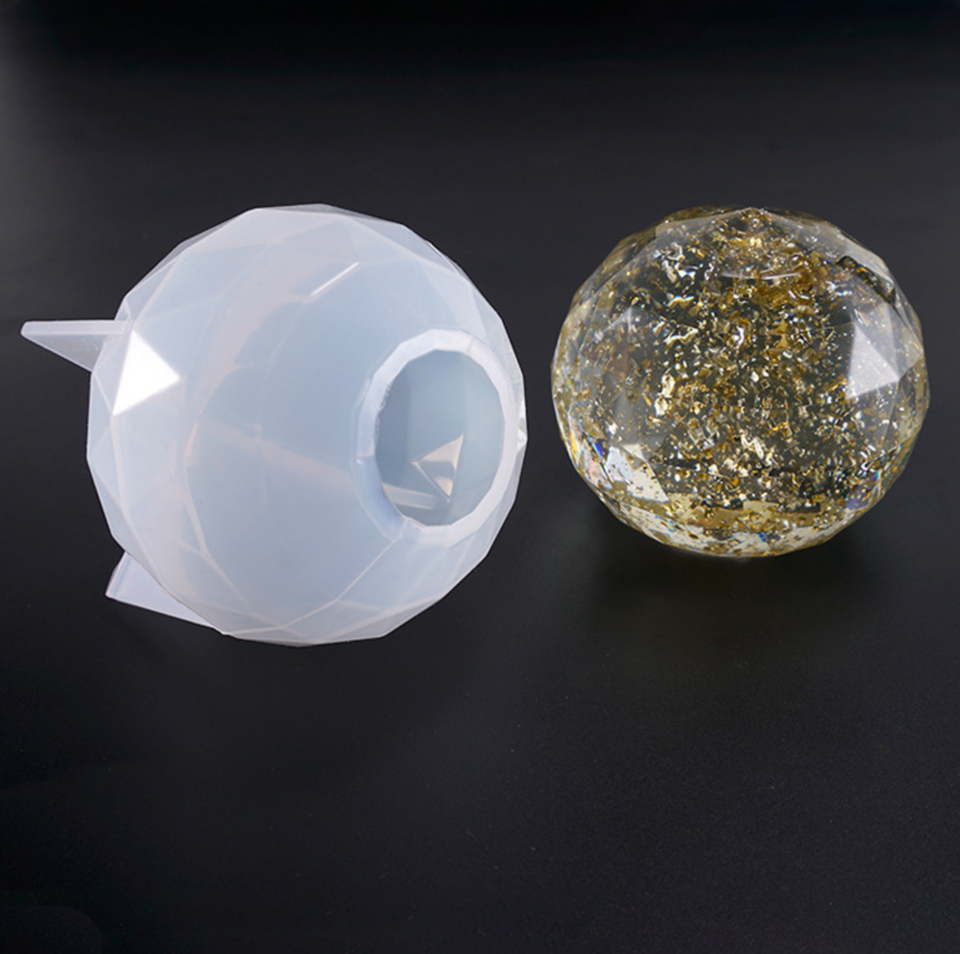 DIY: Clear Casting Resin Paperweights